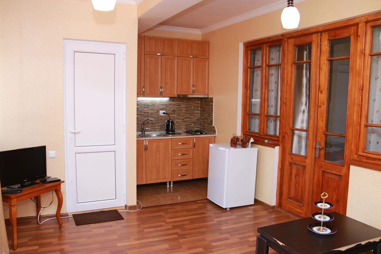 Apartment Nino Botanical Тбилиси Екстериор снимка