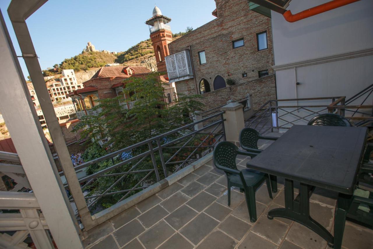 Apartment Nino Botanical Тбилиси Екстериор снимка